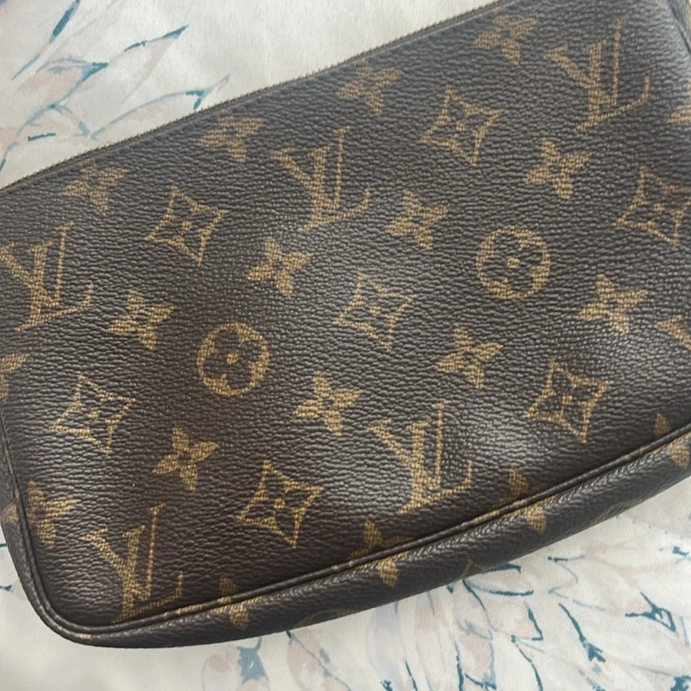 COPY - Authentic Vintage Louis Vuitton! - Picture 6 of 12
